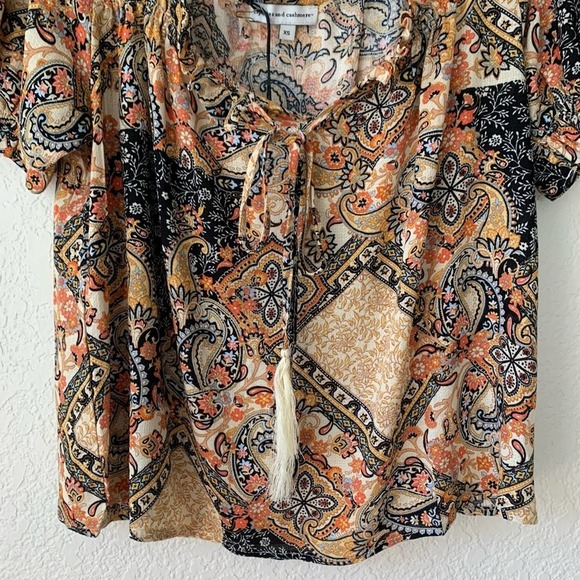 Cupcakes & Cashmere Mixed Paisley Print Tassel Short Sleeve Top Size XS NWT - Picture 7 of 9
